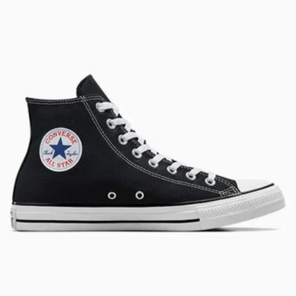 Converse 
Size 81/2
Black/White